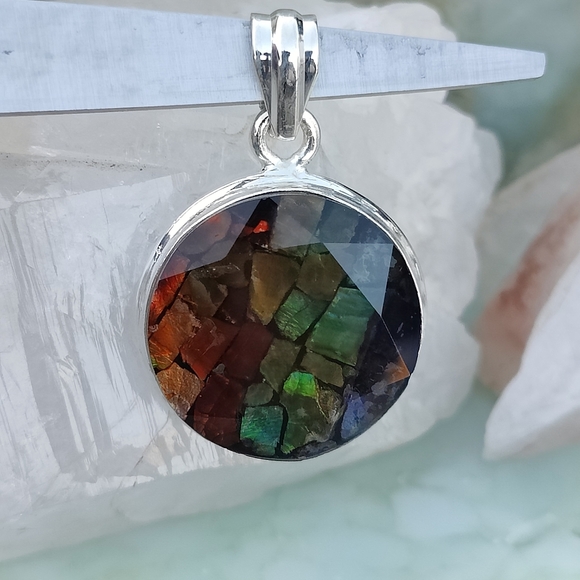 Canadian Ammolite & Sterling Silver pendant - Picture 5 of 10